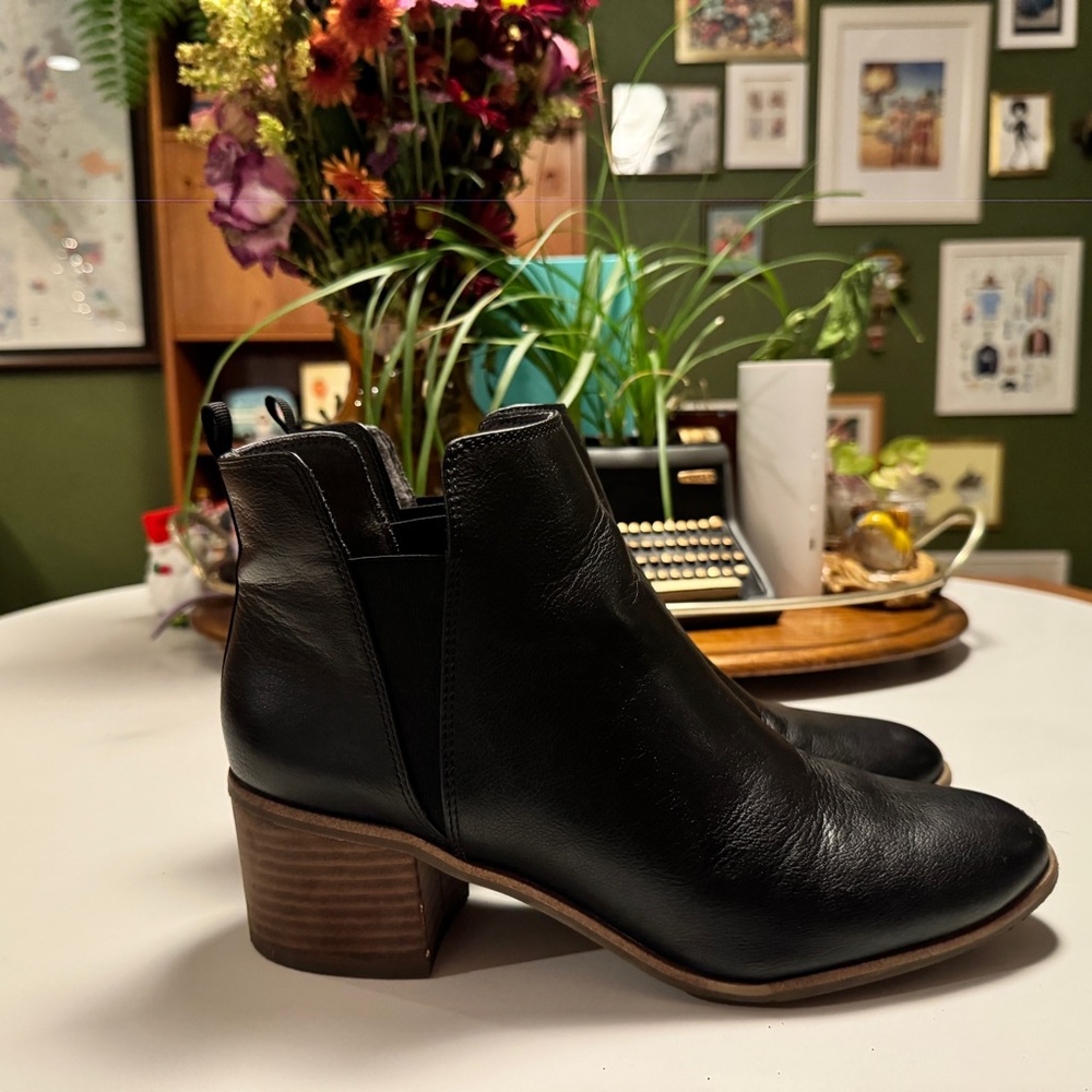 Used * Dr Scholls * Black Vegan Leather Ankle Boots * Size 10